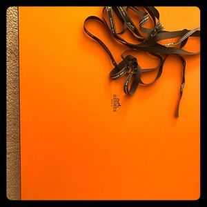 Hermès Box only 17x14x3.5
